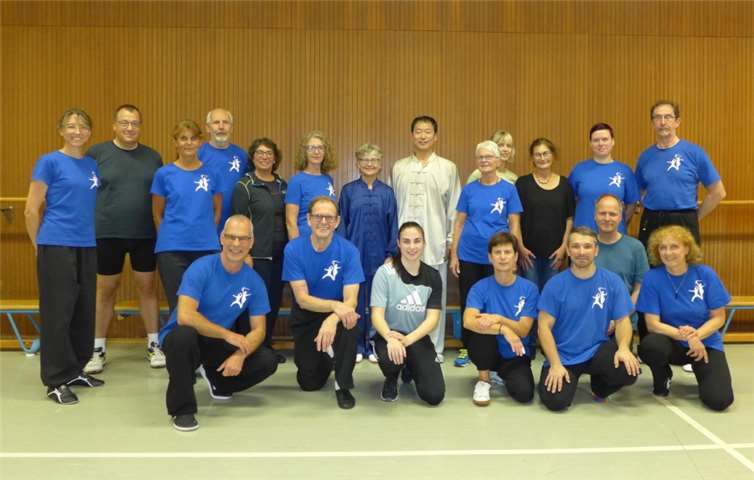 Taiji trainiert Beweglichkeit, Koordination, Gleichgewicht, fördert die Konzentrationsfähigkeit und führt bei regelmäßigem Training zur Entspannung von Körper und Geist.Foto: privat