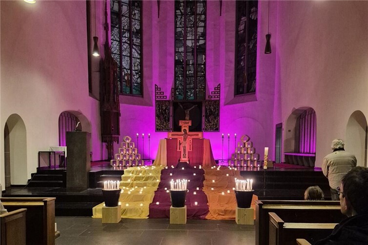 Taizé-Gebet in der St. Clemens Kirche.