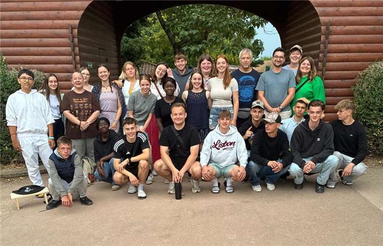 Taizé ist ein Ort, der seit Jahrzehnten junge Menschen aus aller Welt anzieht.  Foto: privat