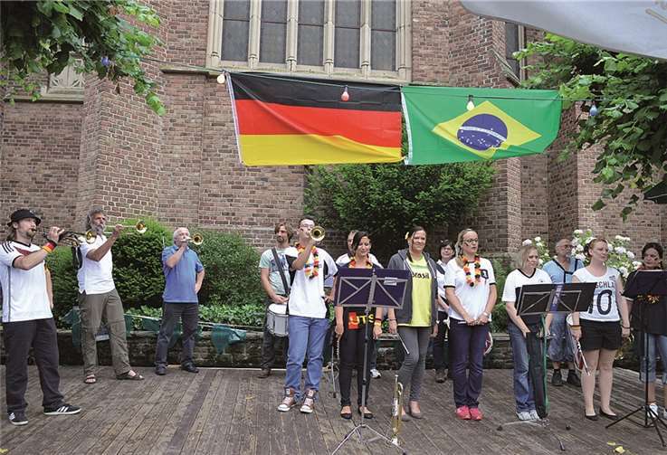 Tambourcorps unter der Leitung von Christian Assenmacher bei der musikalischen Eröffnung.AB