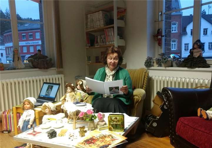Tanja Schein stellte ihre aktuellen Puppengeschichten vor. Fotos: privat