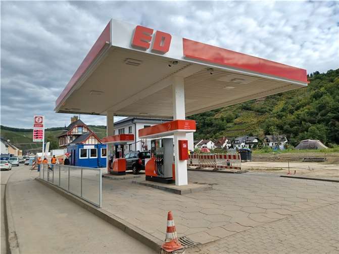 Tanken ist jetzt in Dernau wieder möglich. Foto: WITE