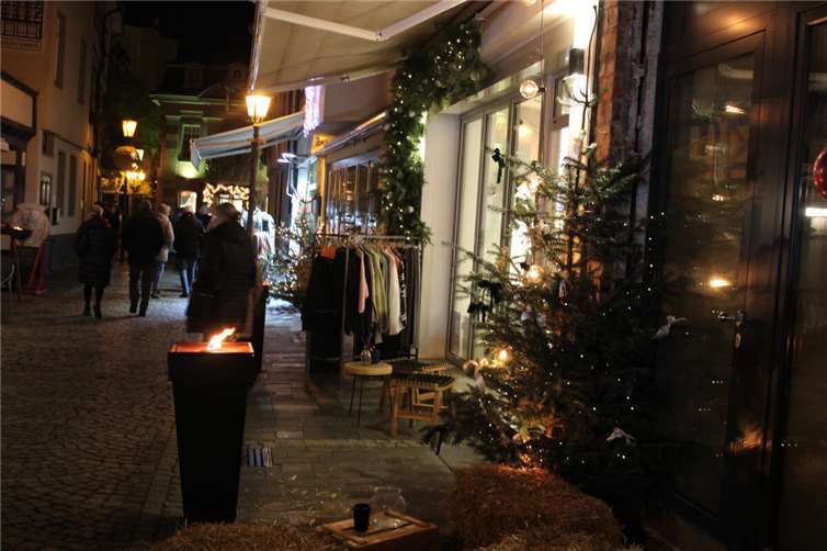 Tannenbäume und Strohballen – da kamen weihnachtliche Gefühle auf.