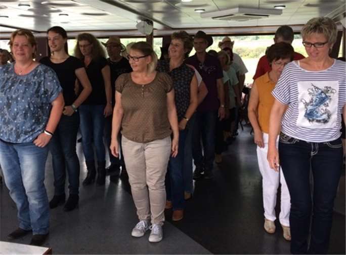 Tanzen auf einem Schiff, von Koblenz bis zur Loreley.privat