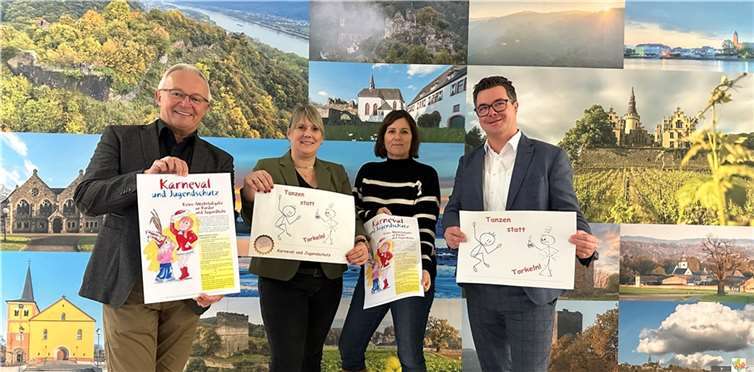 „Tanzen statt Torkeln“ ist ein Aufruf zum Kinder- und Jugendschutz an Karneval, den auch (von links) Landrat Achim Hallerbach, Kreisjugendpflegerin Simone Höhner Tanja Buchmann vom Stadtjugendamt – Jugendschutz und Bürgermeister Peter Jung favorisieren.  Foto: Thomas Herschbach