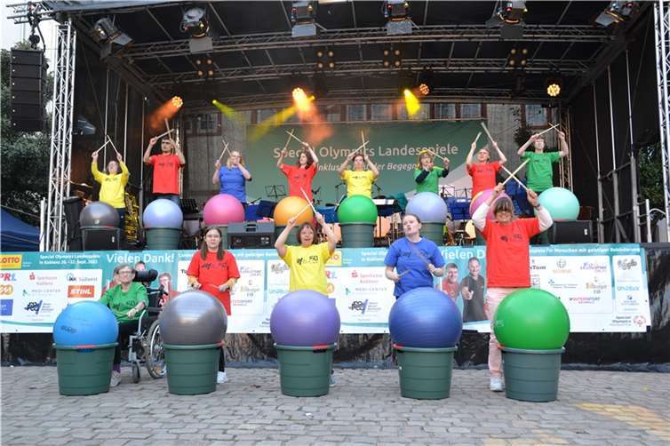 Tanzgruppe RheinMosel-Werkstatt auf der Abschlussfeier.