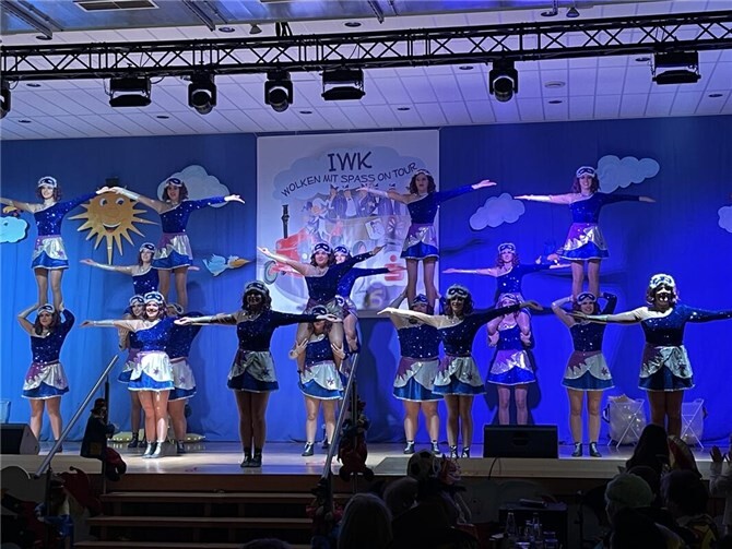 Tanzmarathon und Showglanz: Wolkens bunte Fastnacht.