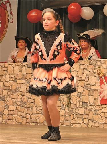 Tanzmariechen Jessica Juchem beim Solotanz.
