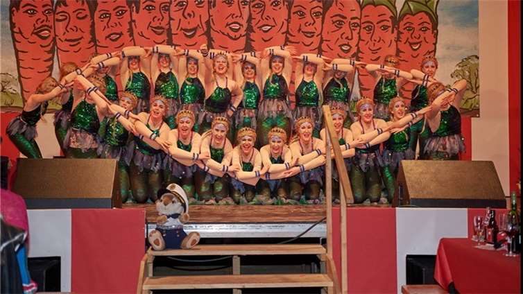 Tanzsportgruppe Meninas der KG Rot-Weiß Westum 1935 e.V. mit ihrem Showtanz "Wi...