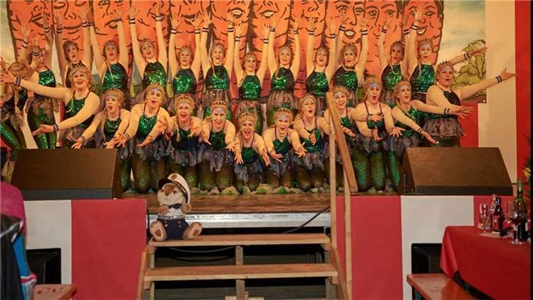 Tanzsportgruppe Meninas der KG Rot-Weiß Westum 1935 e.V. mit ihrem Showtanz "Wi...