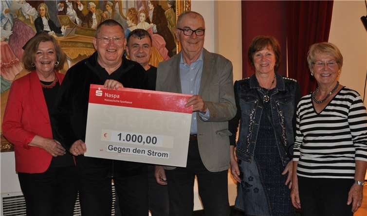 Tatjana Dorsch, Diethelm Gresch, Norbert Lemler, Wilhelm Augst, Kornelia Mädrich und Erika Michalke (v. l.).Foto: Chris Blomen-Pfaff