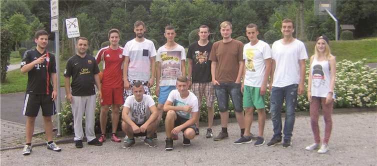 Tatkräftig unterstützten die Schüler zum Beispiel das Kinderheimprojekt und die Willkommensaktion für Flüchtlinge.privat