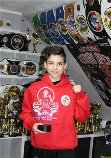 Rheinbacher Kickboxerinnen und Kickboxer räumen ab Taylor Schmitz mit BBL Award.