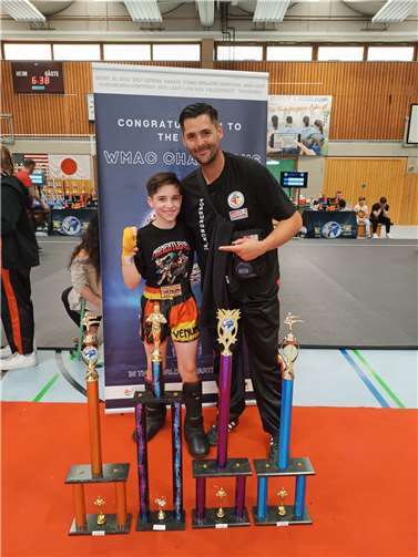 Taylor Schmitz mit stolzem Vater160