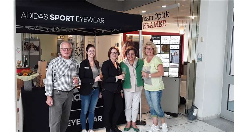 Team Optik Kramer - Hermann Grüber, Sarah Schmahl, Irina Dörrheim, Anne Kramer (Inhaberin). privat