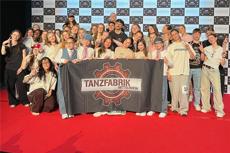 Team-Spirit ist alles: In dem viertägigen Wettbewerb kämpften die jungen Tänzerinnen und Tänzer aus Koblenz und der Region gegen starke, internationale Konkurrenz. Neben Pokalen und Erfolgen zählt aber vor allem das gemeinsame Erlebnis. Foto: Michaela Cetto