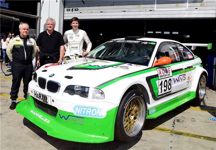 Teamchef Stefan Mannheller (v. li. n. re.) gemeinsam mit Josef und Karsten Knechtges. Peter Burggraf/PeBu Media