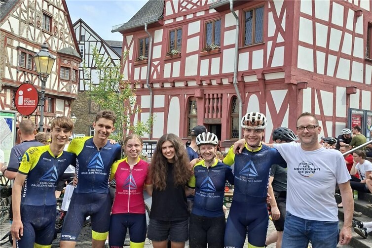 Teamfoto mit „Vereins-Chef“