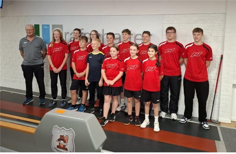 Nachwuchs im Fokus: Der DSKB U14 / U18-Cup in Nordhorn Teamgeist und Ehrgeiz: Junge Kegeltalente messen sich in Nordhorn. Foto: D. Ragge