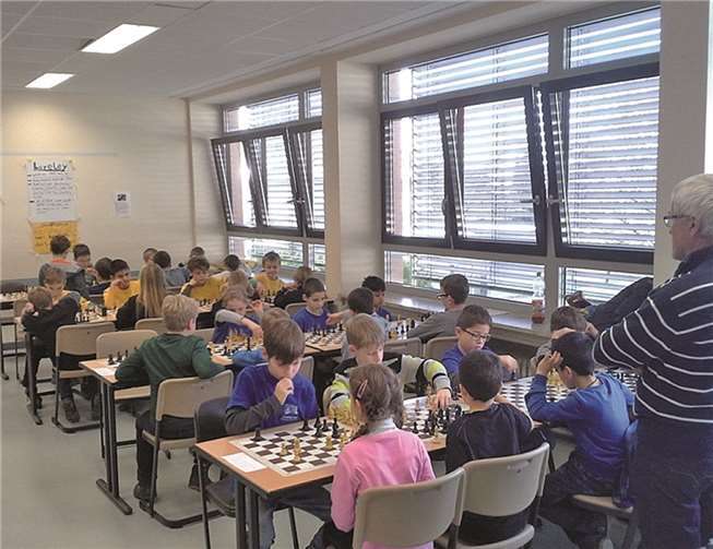 Teams der jüngeren Wettkampfklasse in Aktion.