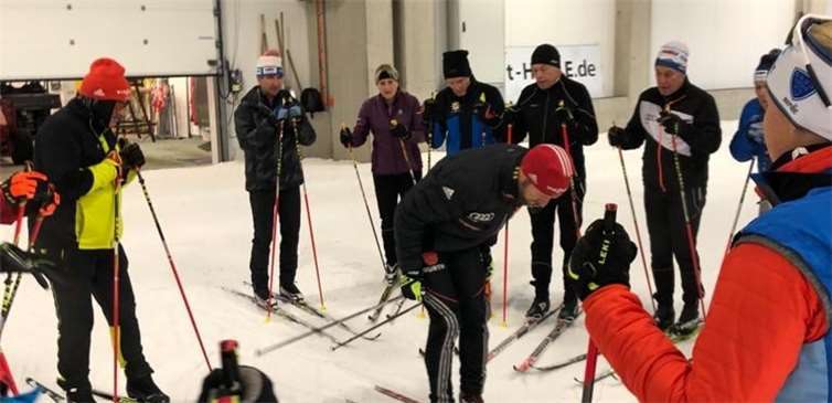 Technik-Update mit Stützpunkttrainer Axel Teichmann zum Saisonbeginn. Quelle: DSV Nordic aktiv AZ SV Rheinland