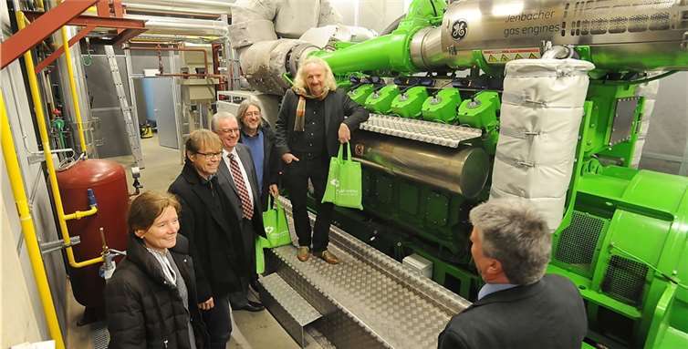 Technik zum Anfassen für die Delegation aus Mainz. (Von links) Susanne Strauch, Andreas Hartenfels, Uwe Hüser, Bernhard Braun und Wolfgang Schlagwein. Martin Gausmann