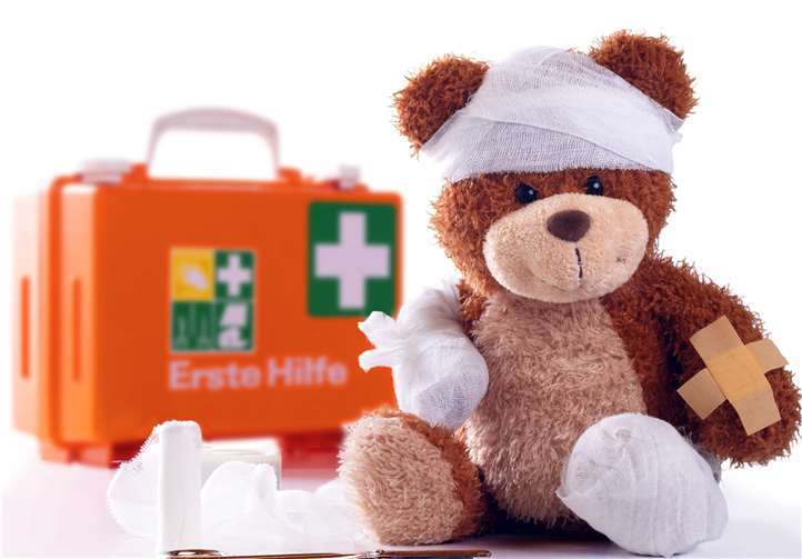 Teddy mit Notfallkoffer.oto: Copyright: ergonoMedia / Georg Kludsky