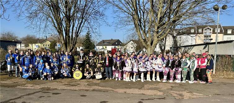 Teilnehmende Vereine am Weck-Umzug in Neuwied-Heddesdorf.  Foto: Florian Kütt