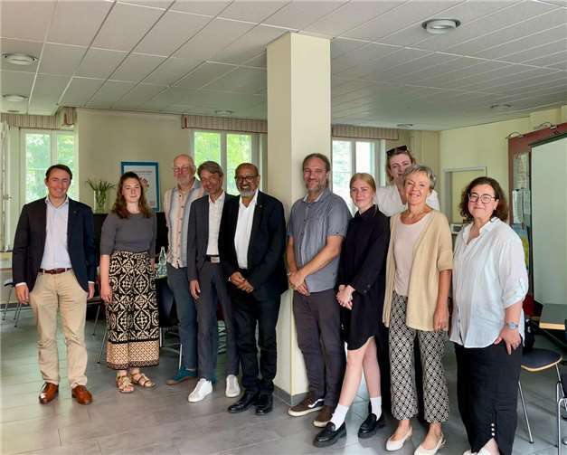 Teilnehmende des Besuchs im PSZ mit MdL Josef Winkler (fünfter von links), Kreissprecherin Carolin Konopka (zweite von links) und Kreistagsmitglied Martin Schmitt (dritter von links).  Foto: PSZ
