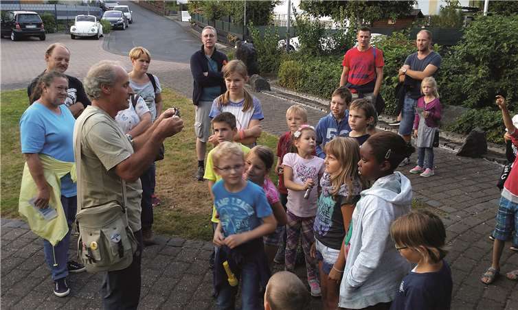 Teilnehmer der Fledermaus-Abendwanderung mit Günter Hahn 2016. Fotos: privat