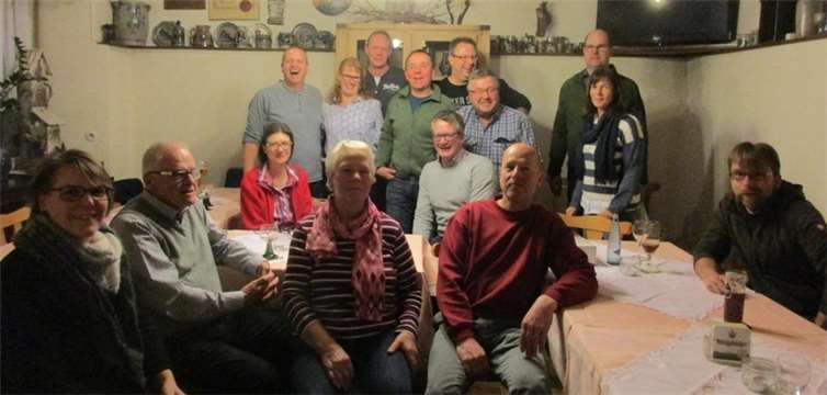 Teilnehmer der Jahreshauptversammlung mit dem neu gewählten Vorstand.Foto: privat