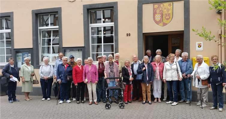 Teilnehmer der Ortsführung in Oberwinter. privat