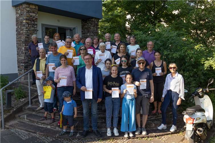 TeilnehmerInnen der diesjährigen Abschlussveranstaltung „Fit in den Sommern – das Deutsche Sportabzeichen“. Fotos: Jan von UXkull-Gyllenband