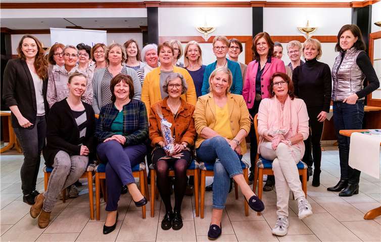 Teilnehmerinnen des Seminar „Reden vor Publikum mit Pep und Persönlichkeit“ mit Trainerin Anne-Kathrin Jansen. Foto: Mandy Grimmiger