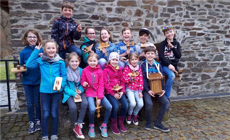 Teilten die Tageszeit mit und sammelten fleißig Spenden: Die Hönninger Klapperkinder. privat