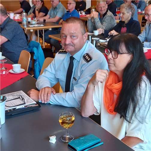 Teilweise in Begleitung ihrer Ehefrauen ließen sich zahlreiche angehende Pensionäre von der Standortkameradschaft Koblenz/Lahnstein des Bundeswehrverbandes (DBwV) über die Konsequenzen des Eintritts in den „dritten Lebensabschnitt“ informieren.