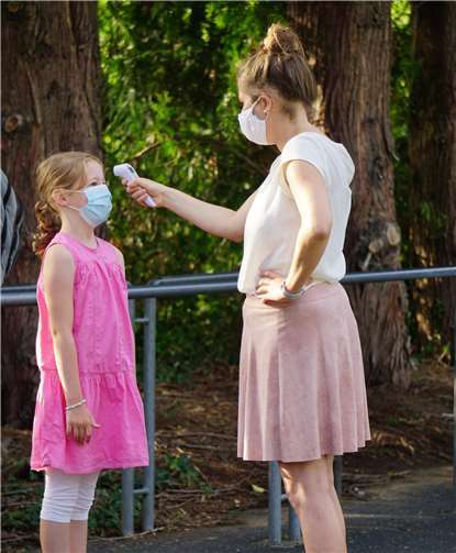 Temperaturkontrollen an den Fähranlegern hat das FGN mit Beginn des Präsenzunterrichts eingeführt, um die Gesundheit der Schulgemeinschaft zu schützen.