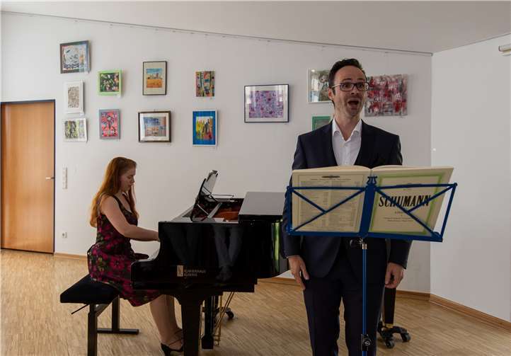 Tenor Nico Heinrich und Pianistin Theresa Lier, gestalten ein hinreißendes Abschlusskonzert für die Kulturwochen. Fotos: -CEW-