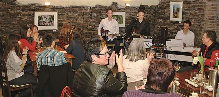 „The Black Snowballs“ begeisterten die Besucher jeden Alters.privat