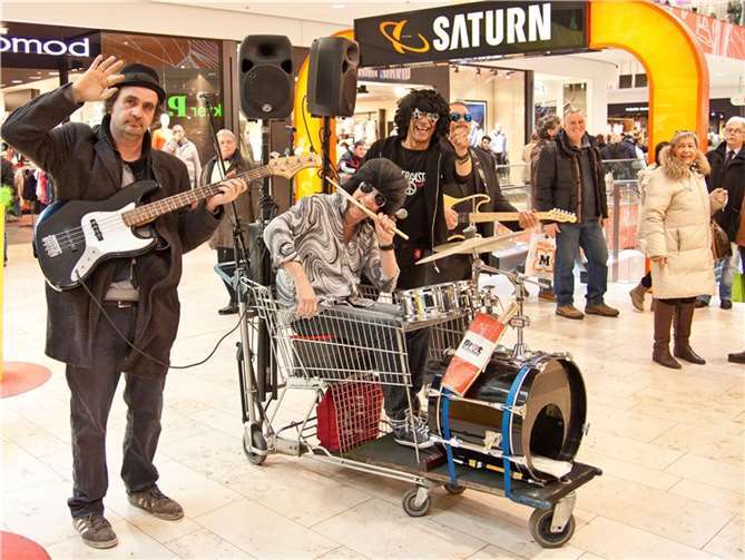 „The Four Shops sorgen beim Mitternachtsshopping im Forum Mittelrhein für gute Unterhaltung. Privat
