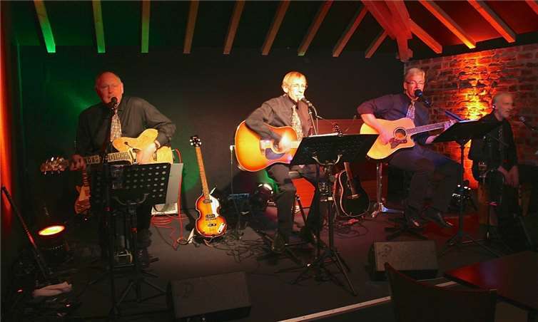 „The Oldie Guitar Pickers“ sorgen bei ihren Konzerten für tolle Stimmung. privat