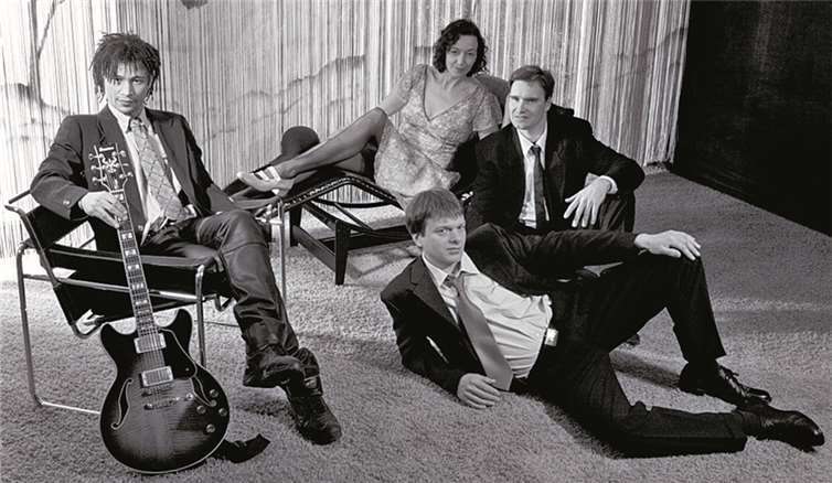 „The Red’n’Blue Experience“ spielt am 1. Juli im Köllenhof Ließem.privat