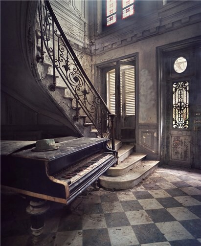 The Sound of Darkness von Kathrin Broden ist im Schaufenster zu sehen. Foto: privat