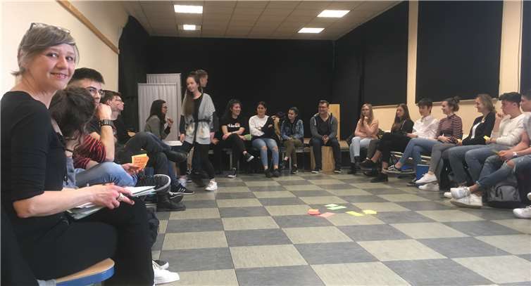 Theaterpädagogin Annna Zimmer (l.) war beeindruckt von den Ideen der Neuwieder Schüler. Foto: privat