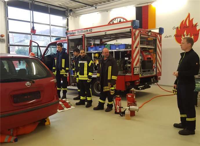 Thema war die technische Hilfe bei einem Verkehrsunfall.privat