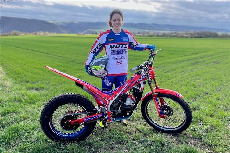 Theresa Angst mit ihrer Trial-Maschine.Foto: Privatarchiv