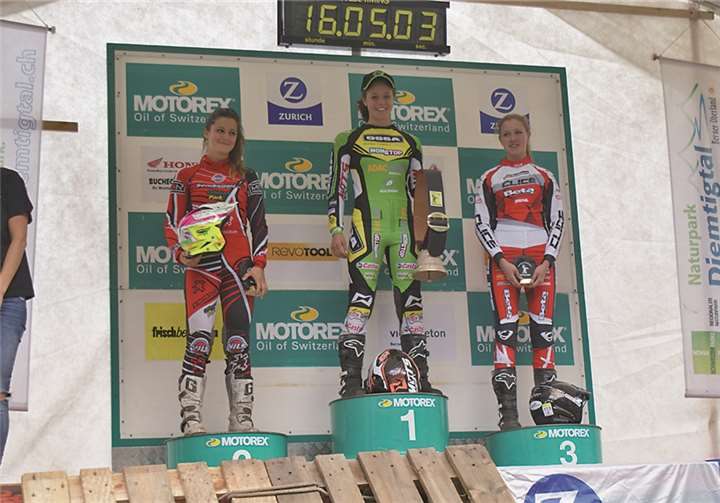 Theresa Bäuml ganz oben auf dem Siegertreppchen.