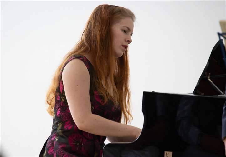 Theresa Lier spielt seit diesem Jahr im Lied-Duo mit dem Wachtberger Tenor.