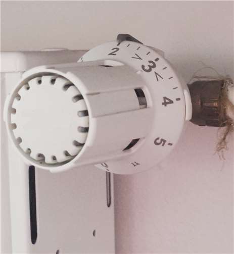 Thermostatventil auf Stufe zwei. Foto: Verbraucherzentrale Rheinland-Pfalz e.V.