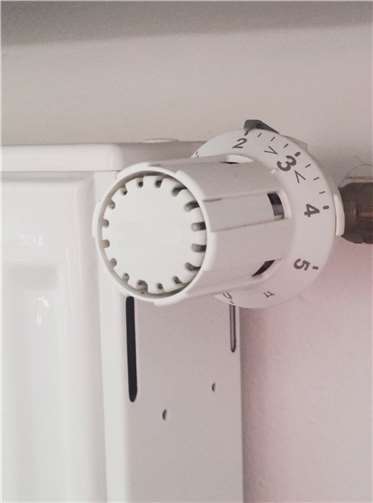 Thermostatventil auf Stufe zwei.Verbraucherzentrale Rheinland-Pfalz e.V.